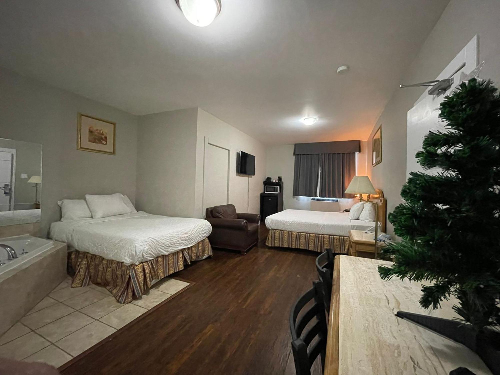 Travelodge By Wyndham London Ontario Exterior photo